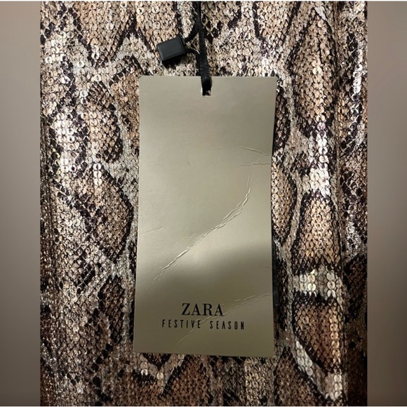 ZARA BASIC beautiful top. Sleeveless that had straps around neck. size medium - Picture 3 of 6